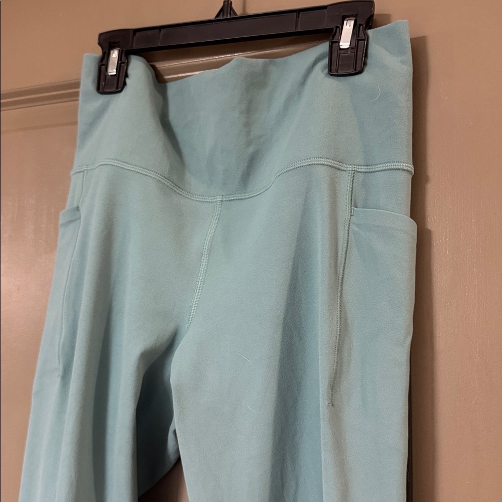 Athleta • Salutation Stash Pocket 7/8 Tights Leggings EUC - Picture 4 of 6